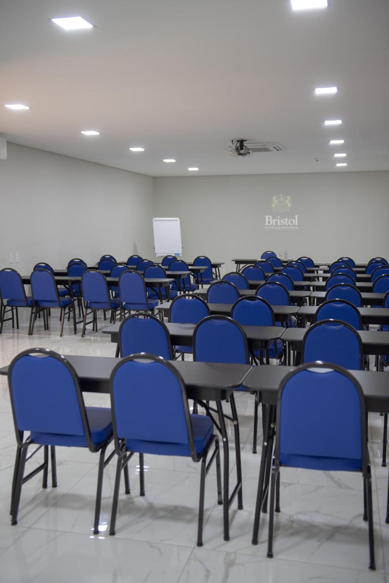 Отель Bristol Infinity Rio Claro Экстерьер фото